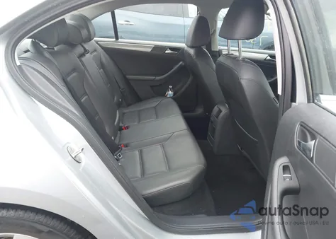 2016 Volkswagen Jetta 1.4T Se z USA, uszkodzony, nr VIN 3VWD67AJ6GM229092